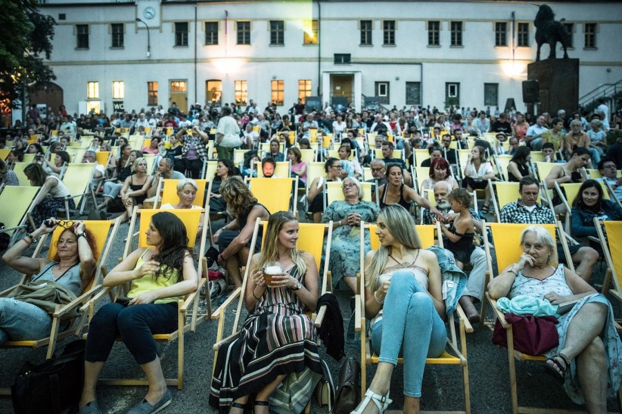 Promítejte Formana a další KineDok filmy