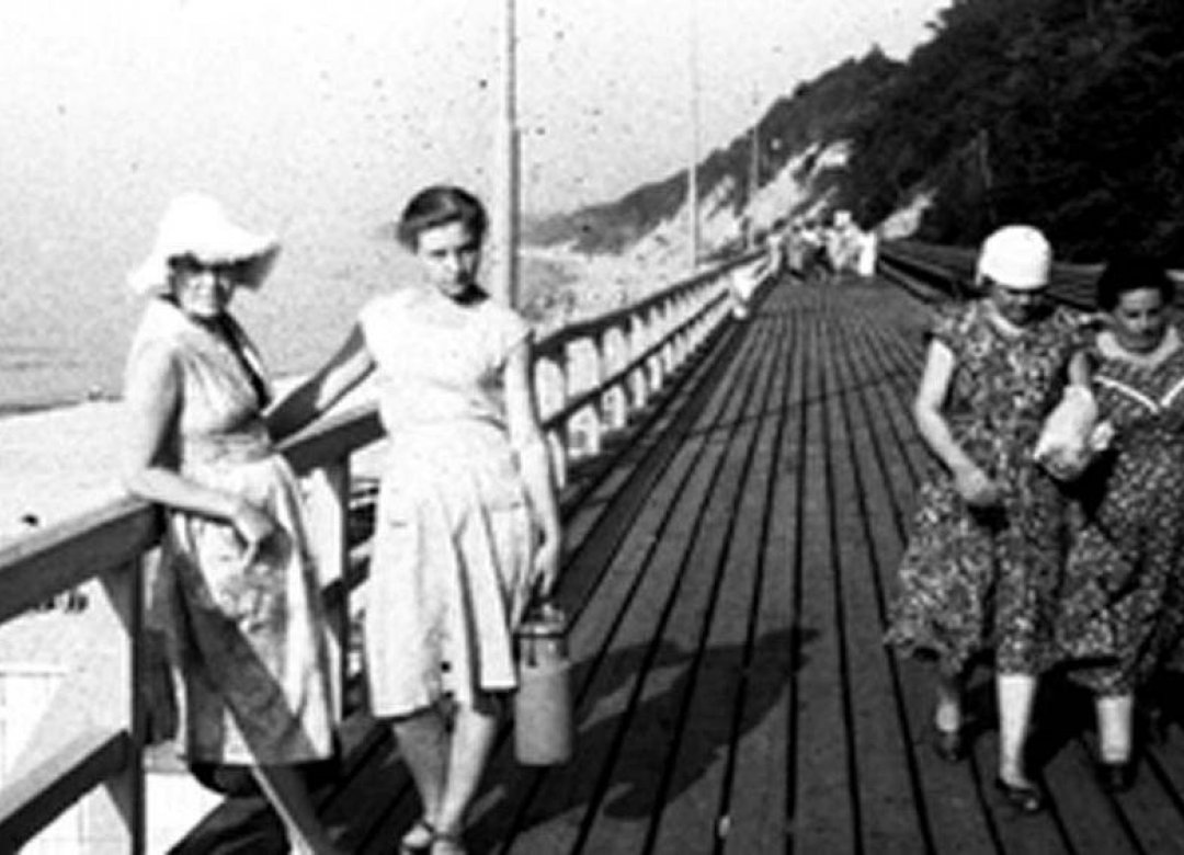 Frau, Frau, Where’s the Road to Pillau?